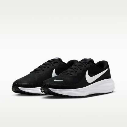 Nike Revolution 8 Straßenlaufschuh (Herren, weit) – Schwarz/Schwarz/Weiß