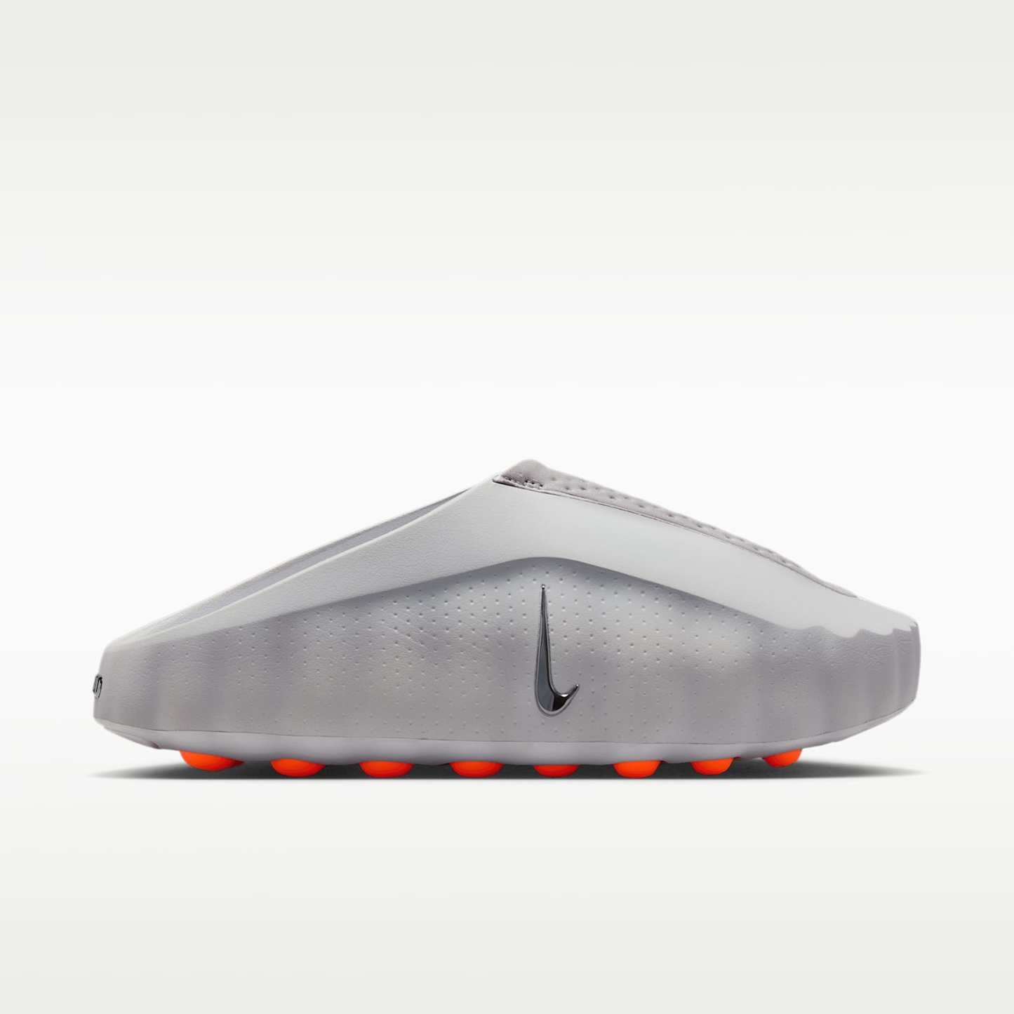 Nike Mind 001 Pregame Mule (Damen) – Light Smoke Grey/Photon Dust/Hyper Crimson/Chrome