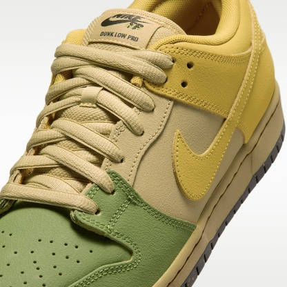 Nike SB Dunk Low Pro Skate-Schuh (Herren) – Saffron Quartz/Pear/Buff Gold/Saffron Quartz