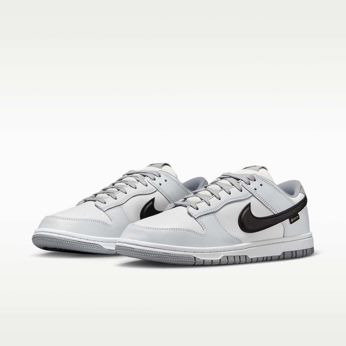 Nike Dunk Low GORE-TEX Herrenschuh – Summit White/Off White/Light Smoke Grey/Schwarz