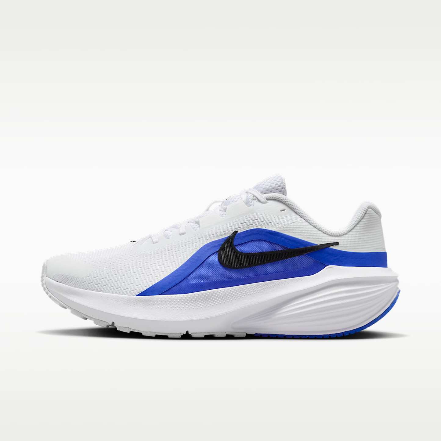 Nike Downshifter 14 Straßenlaufschuh (Herren) – Weiß/Racer Blue/Anthracite/Schwarz