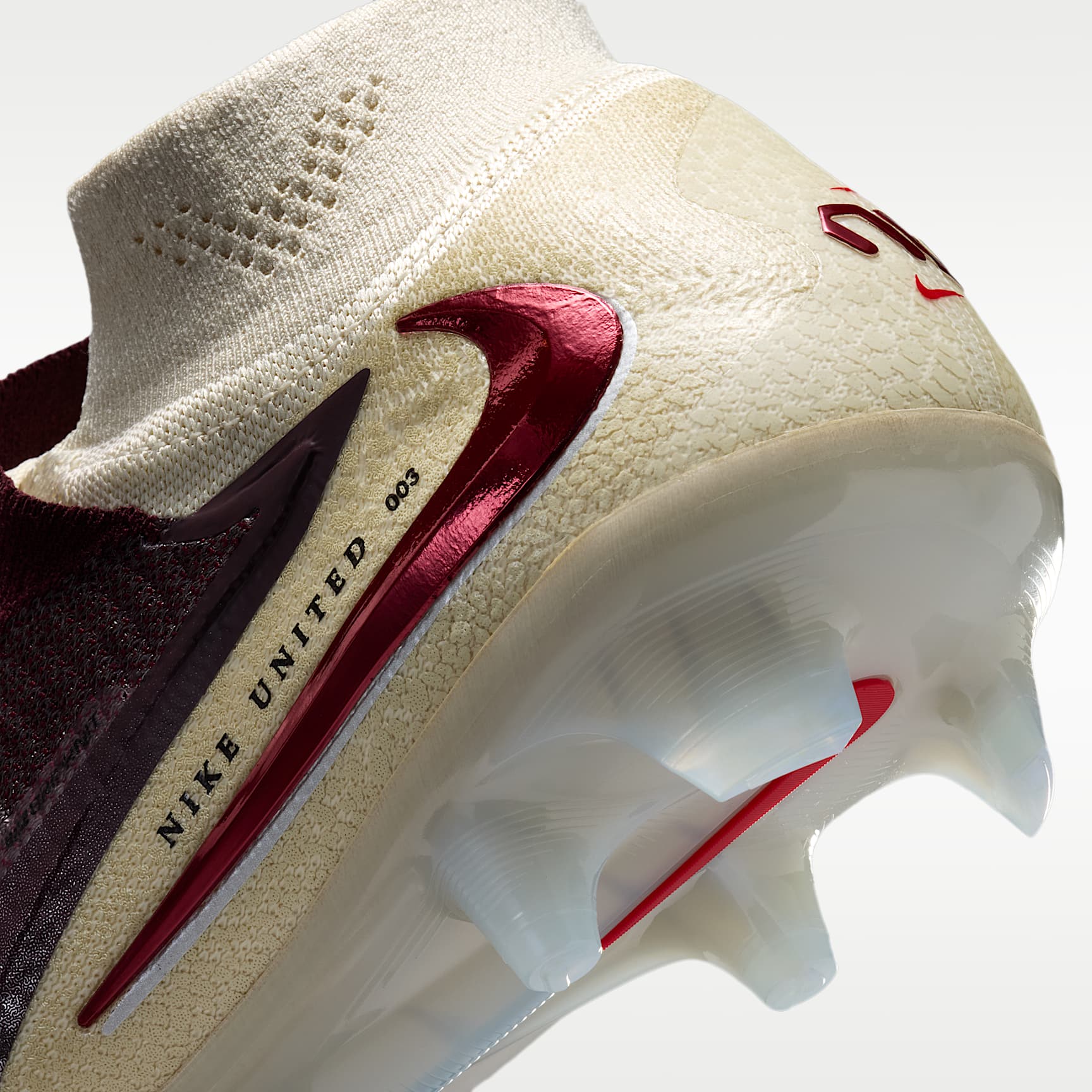 Nike United Phantom 6 High Elite Fußballschuh für normalen Rasen – Burgundy Crush/Fossil/University Red