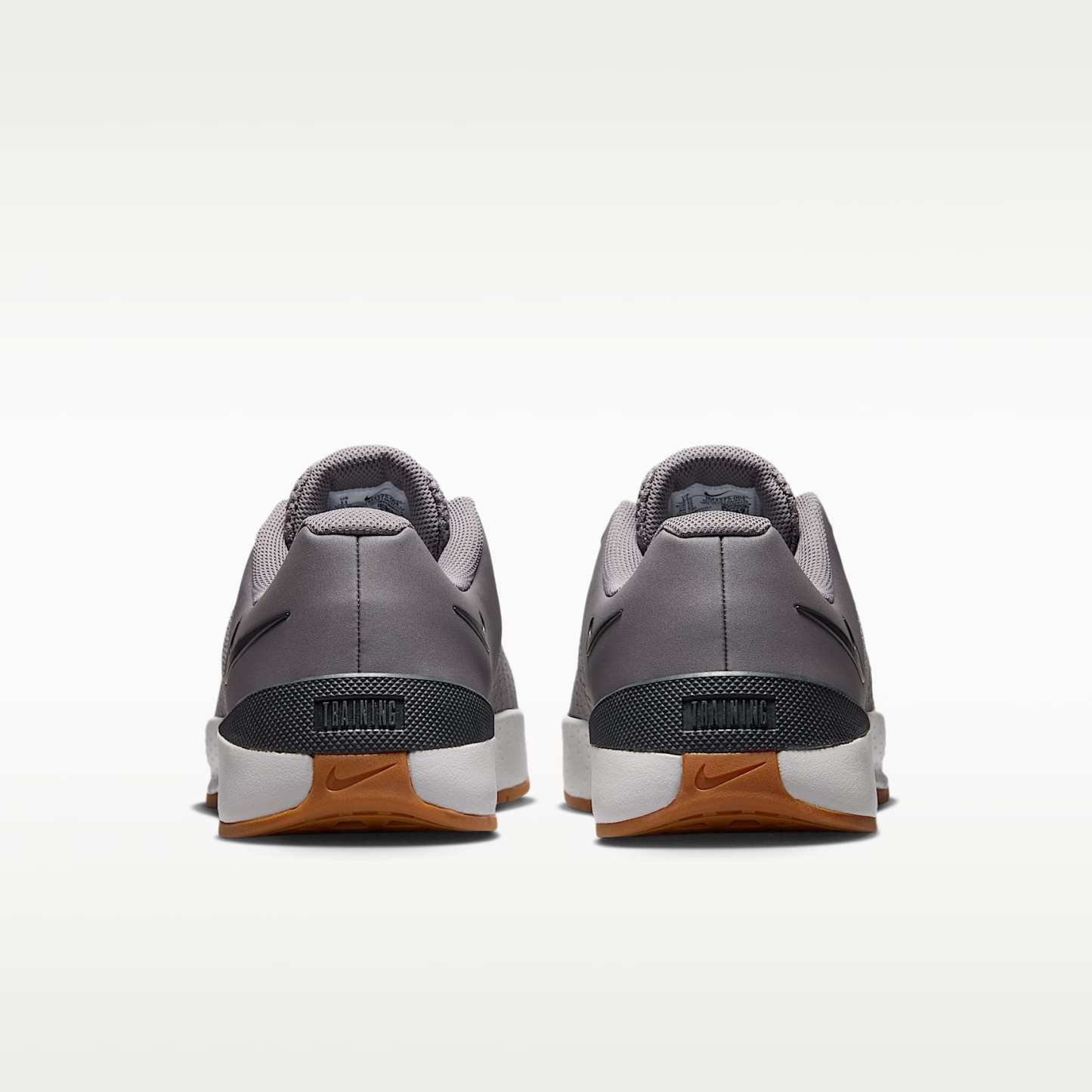 Nike MC Trainer 4 Trainingsschuh (Herren) – Pencil Point/Photon Dust/Gum Medium Brown/Dark Smoke Grey