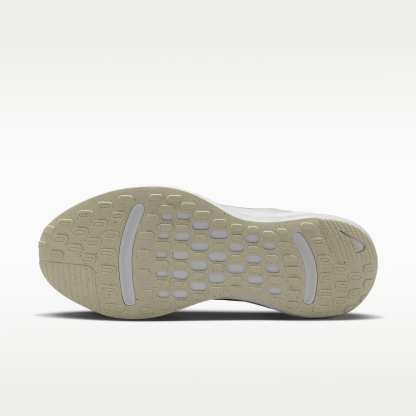 Nike Journey Run Straßenlaufschuh für Damen – Summit White/Barely Green/Weiß/Metallic Silver