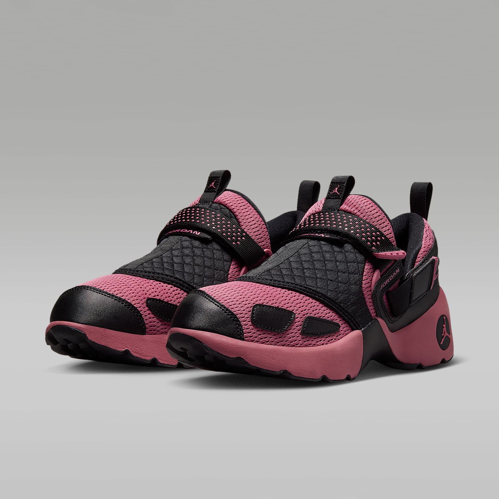 Jordan Trunner LX Schuh (Damen) – Schwarz/Reflective Silver/Desert Berry