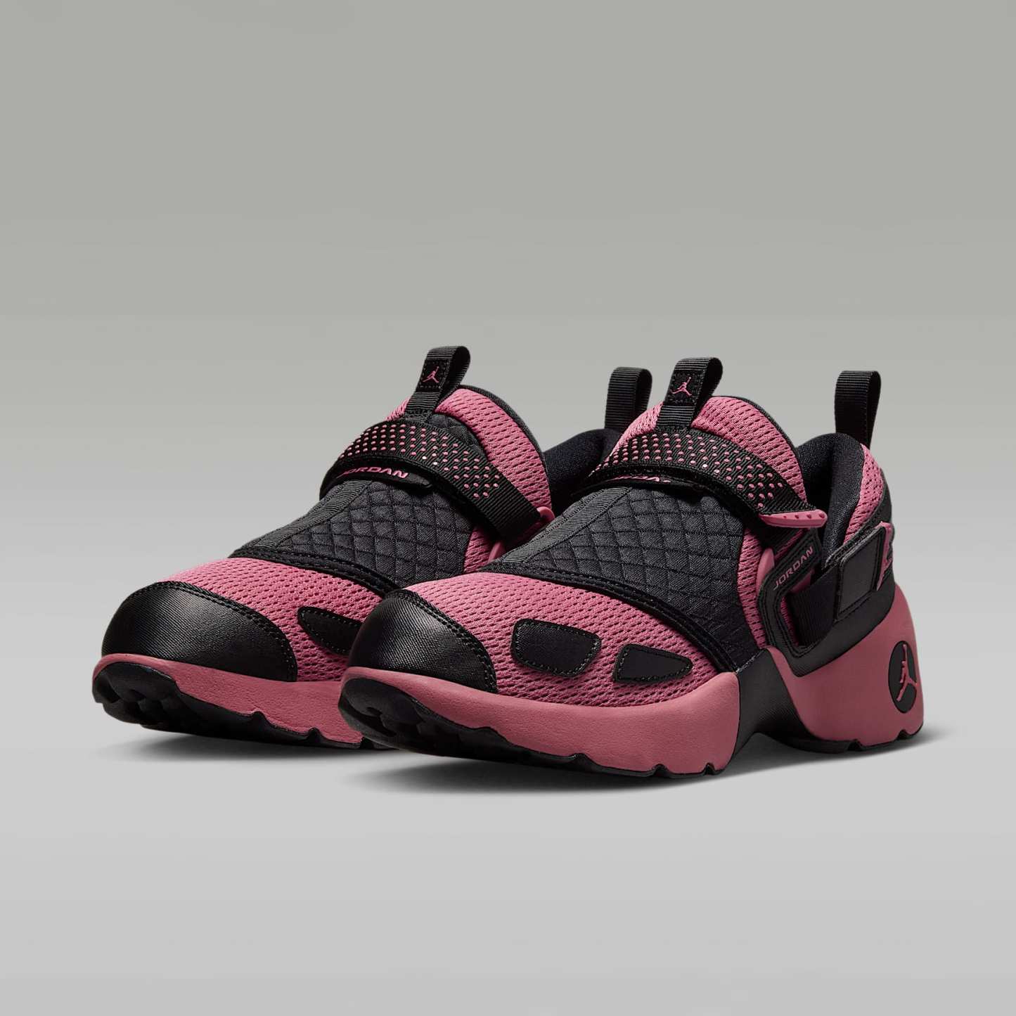 Jordan Trunner LX Schuh (Damen) – Schwarz/Reflective Silver/Desert Berry
