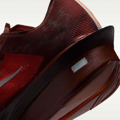 Nike Vaporfly 4 x Renegade Straßenlaufschuh für Wettkämpfe (Herren) – Brown Basalt/Bronze Eclipse/Burgundy Ash/Hyper Crimson