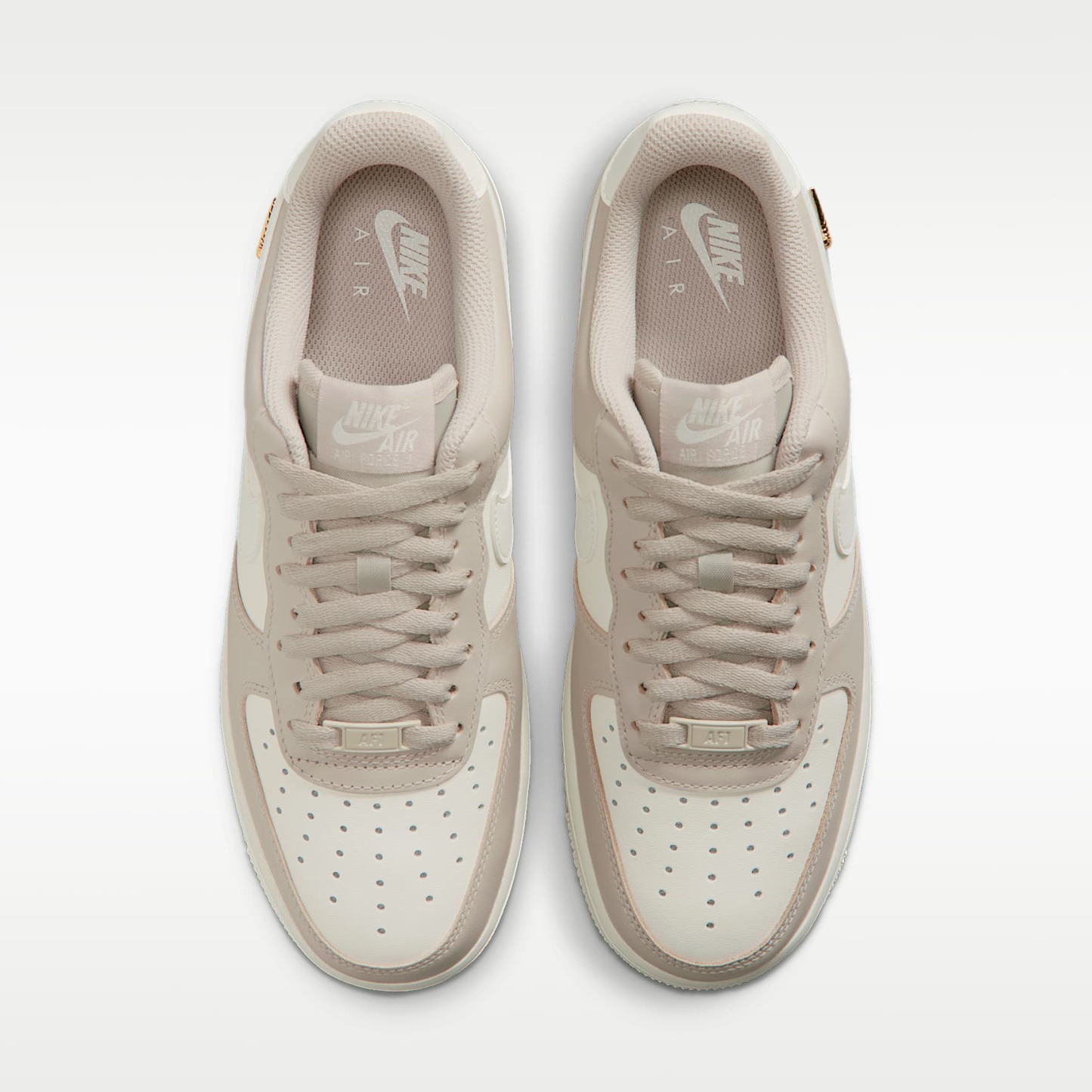 Nike Air Force 1 '07 Schuh (Damen) – Cream II/Metallic Gold/Sail
