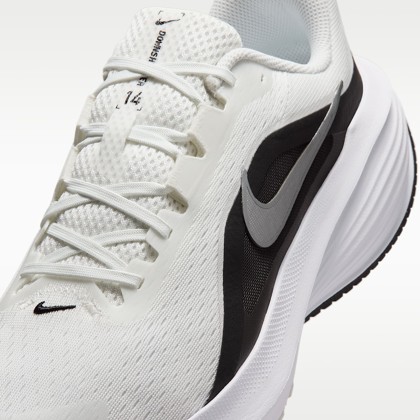 Nike Downshifter 14 Straßenlaufschuh (Herren) – Summit White/Schwarz/Weiß/Metallic Silver