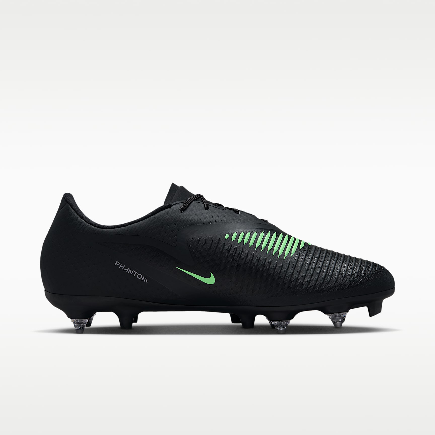 Nike Phantom 6 Low Academy Fußballschuh für weichen Rasen – Schwarz/Schwarz/Illusion Green