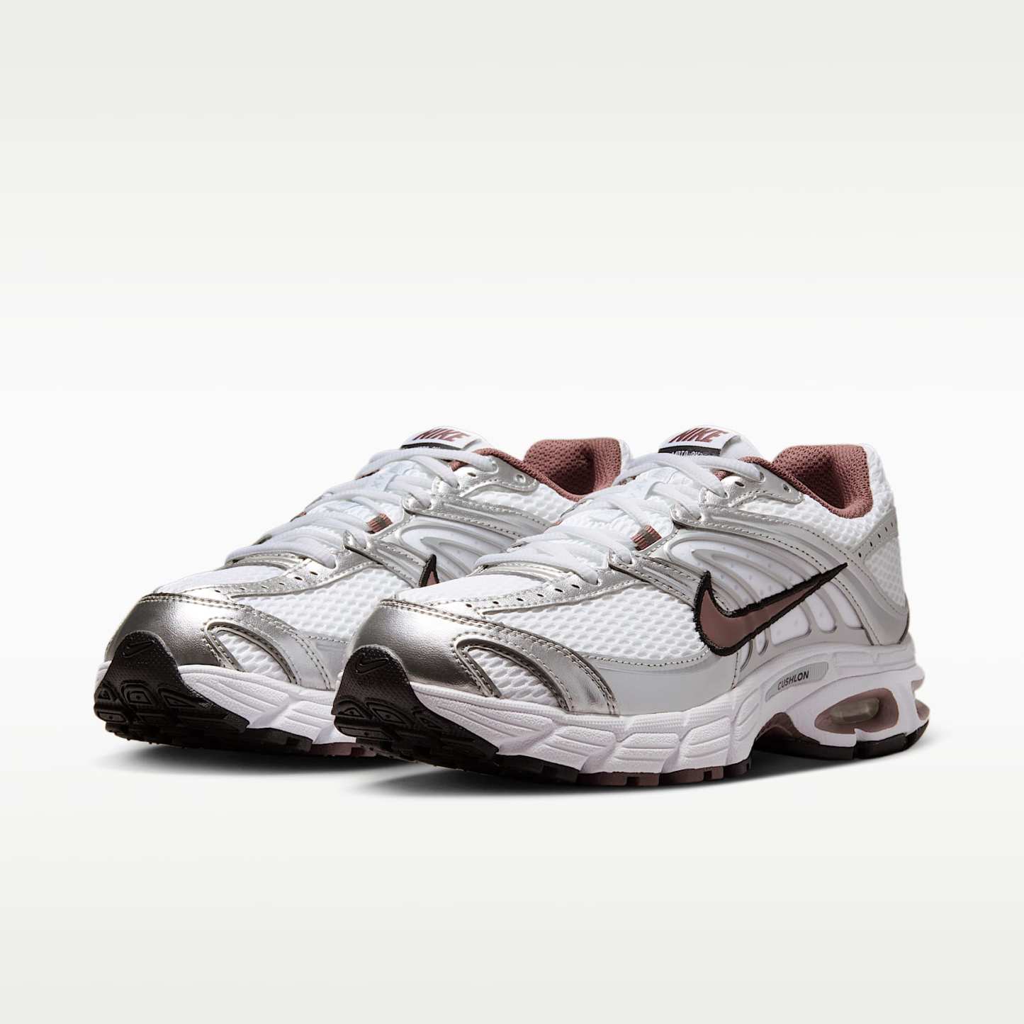 Nike Air Max Moto 2K Schuh mit reflektierenden Akzenten (Damen) – Weiß/Metallic Silver/Schwarz/Tattoo