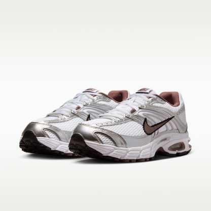 Nike Air Max Moto 2K Schuh mit reflektierenden Akzenten (Damen) – Weiß/Metallic Silver/Schwarz/Tattoo