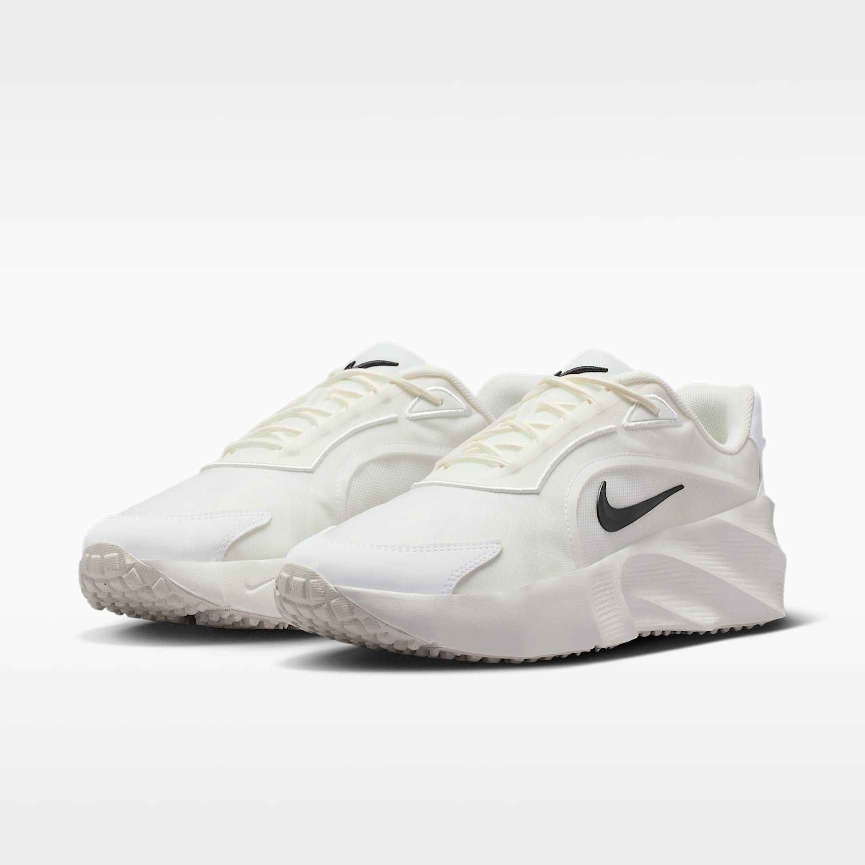 Nike Aura Edge Schuh (Damen) – Summit White/Summit White/Schwarz