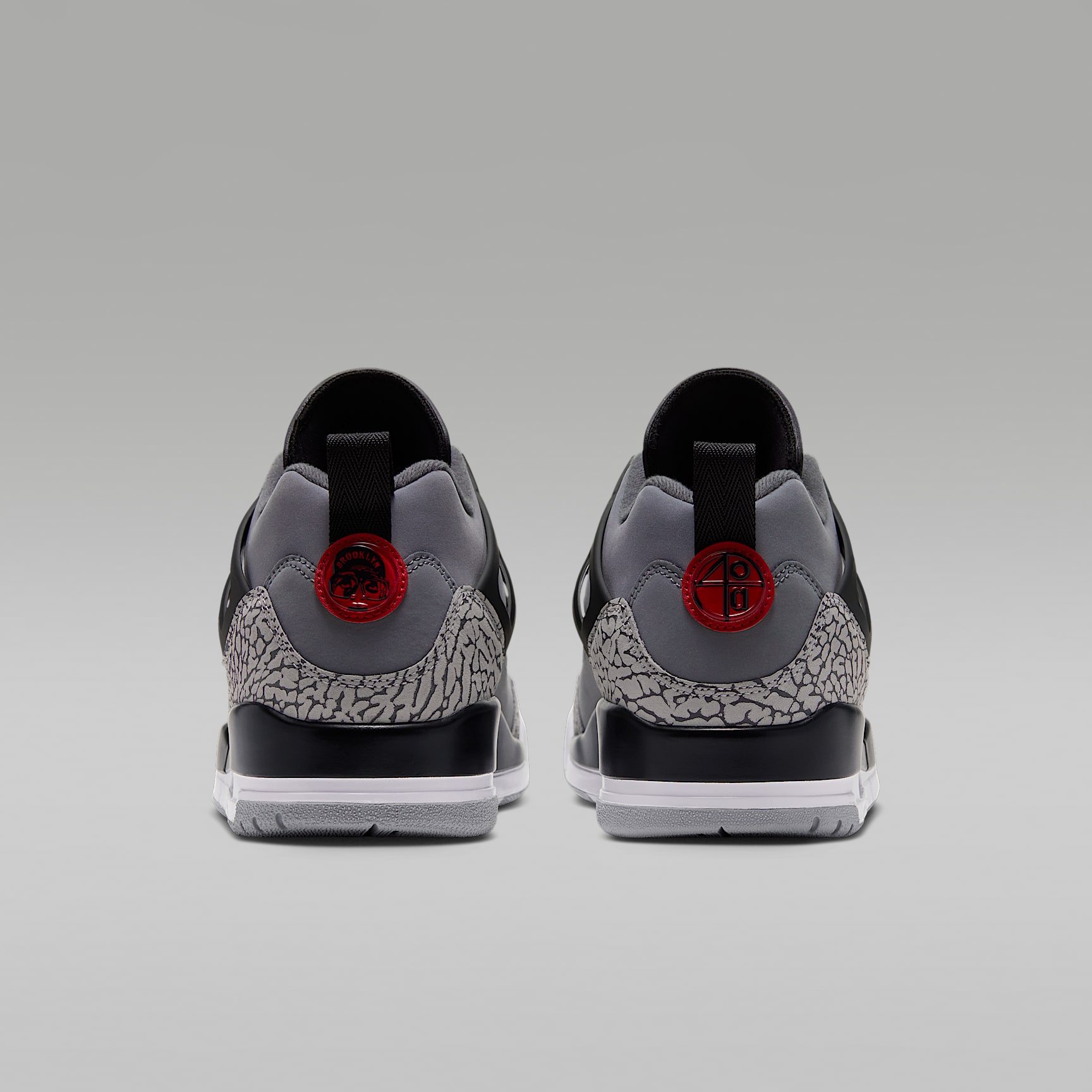 Jordan Spizike Low Herrenschuh – Cool Grey/Schwarz/Wolf Grey/University Red