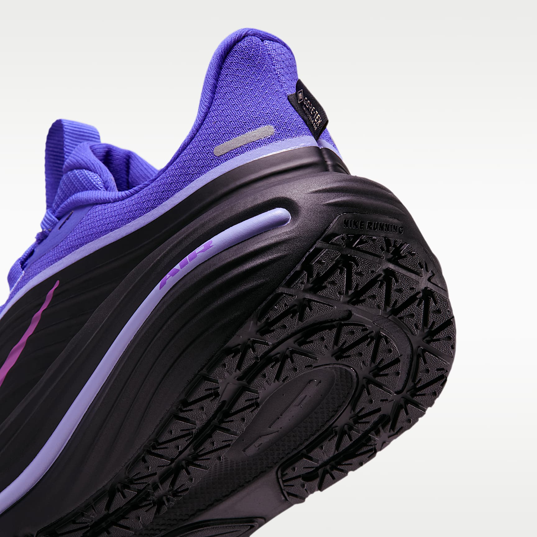 Nike Winflo 12 GORE-TEX wasserdichter Straßenlaufschuh (Damen) – Persian Violet/Purple Pulse/Schwarz/True Berry
