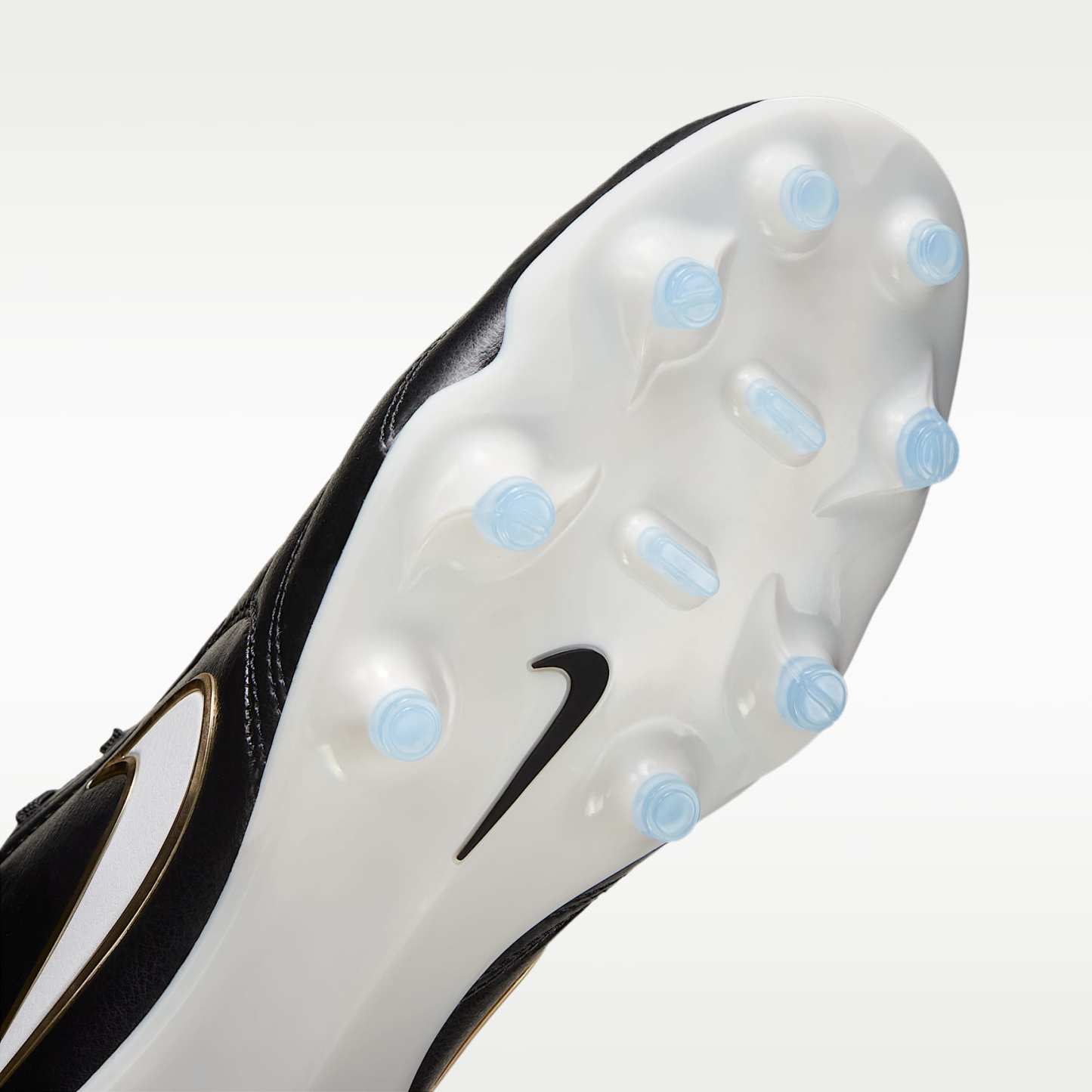 Nike Tiempo Ligera Pro Low-Top-Fußballschuh für normalen Rasen – Schwarz/Weiß