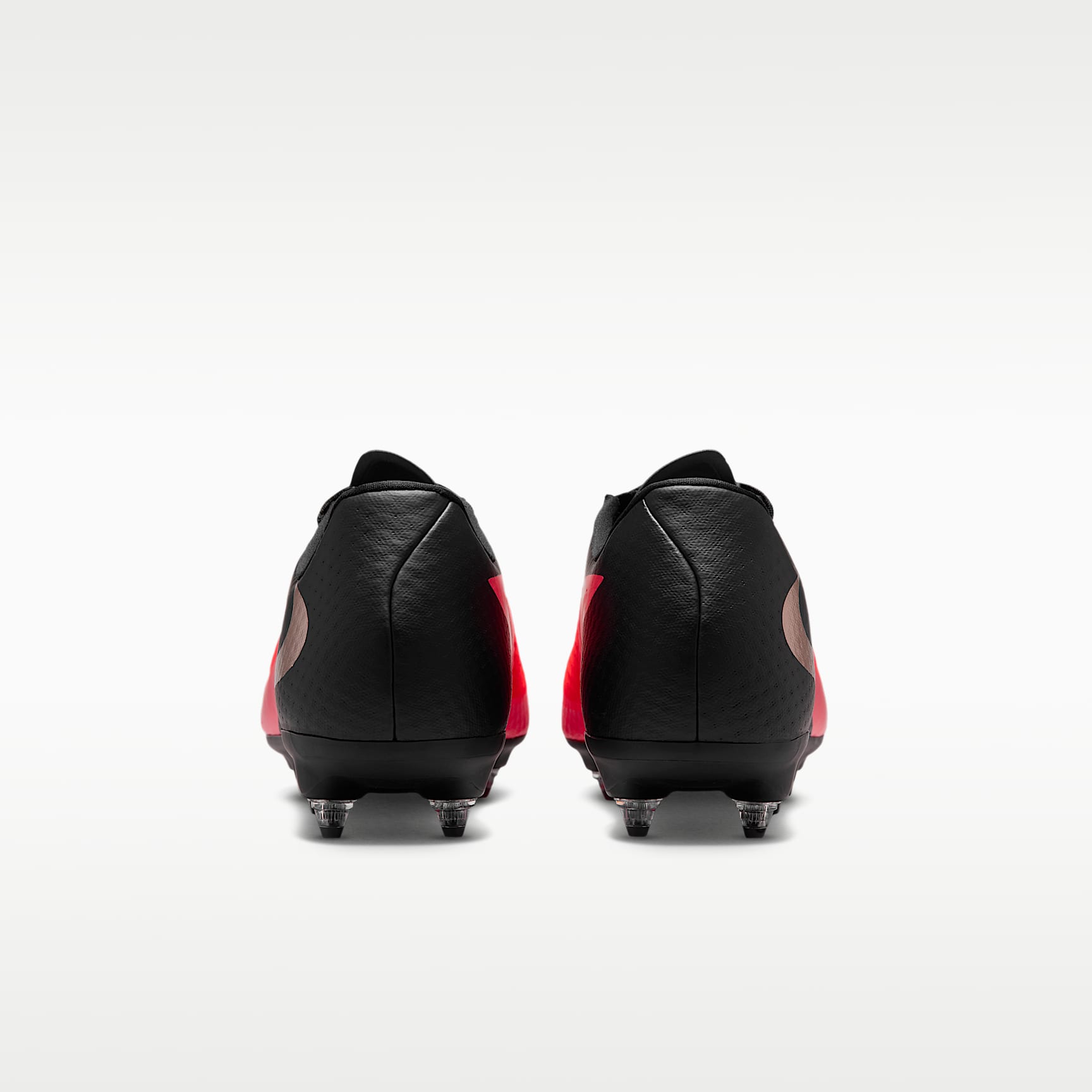 Nike Phantom 6 Low Academy Fußballschuh für weichen Rasen – Bright Crimson/Schwarz/Blur