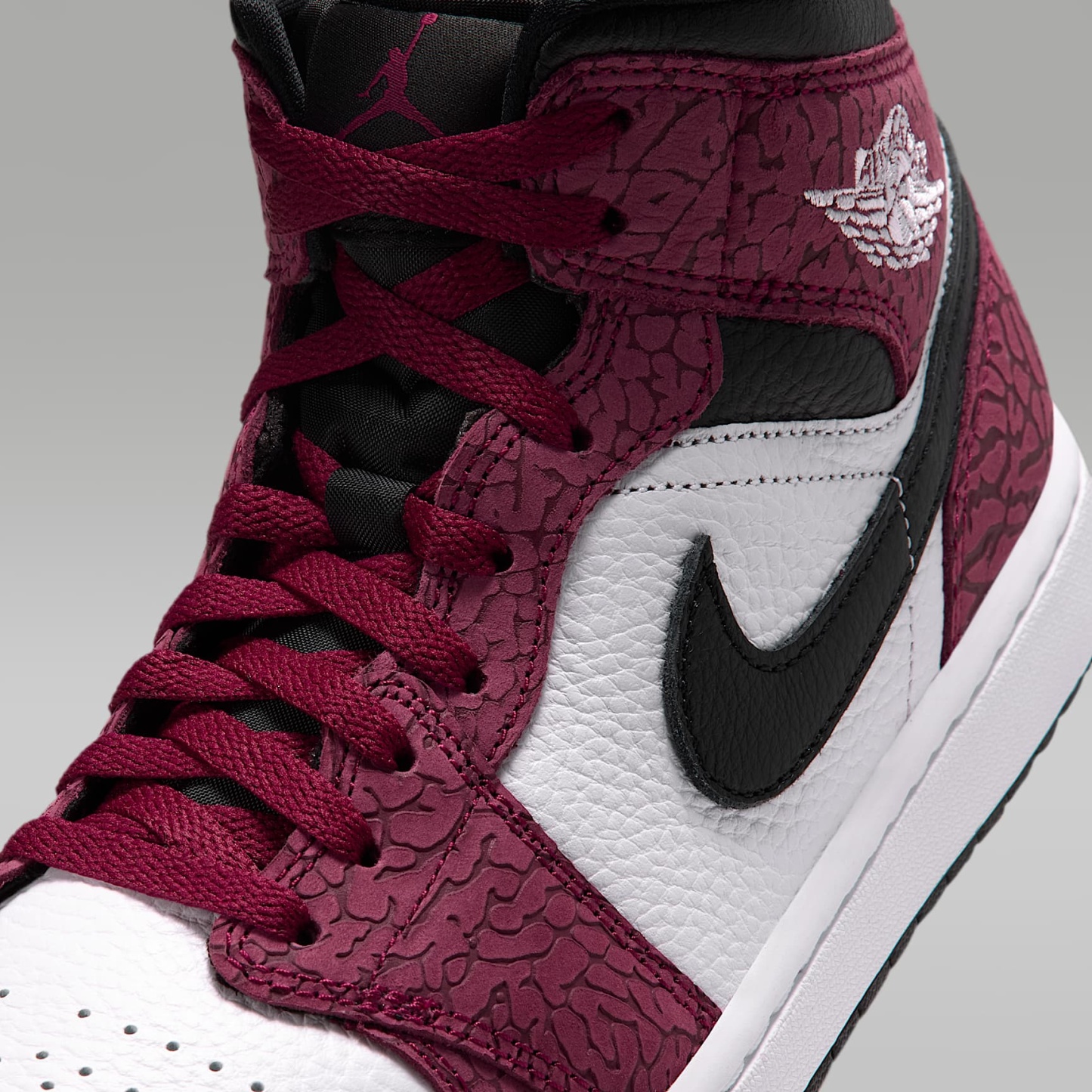 Air Jordan 1 Mid SE Schuh (Herren) – Team Red/Schwarz/Dark Team Red/Weiß