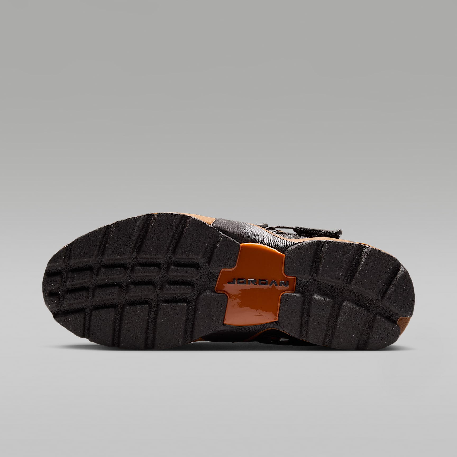 Jordan Trunner LX Schuh (Damen) – Light British Tan/Reflective Silver/Weiß/Desert Orange