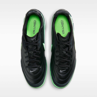 Nike Tiempo Streetgato Low-Top-Fußballschuh für Hallen- und Hartplätze – Schwarz/Schwarz/Illusion Green