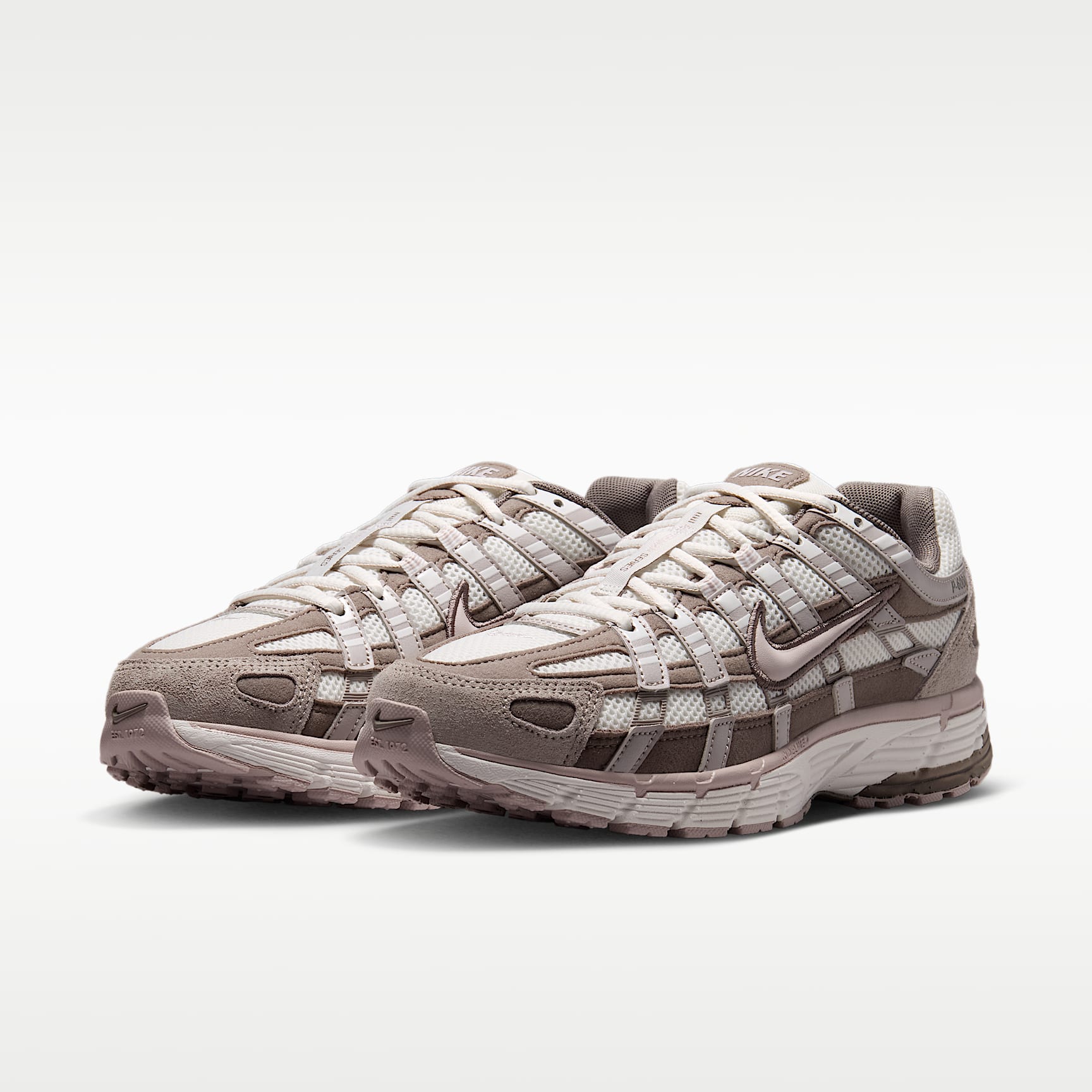 Nike P-6000 Schuh (Damen) – Summit White/Cave Stone/College Grey/Platinum Violet