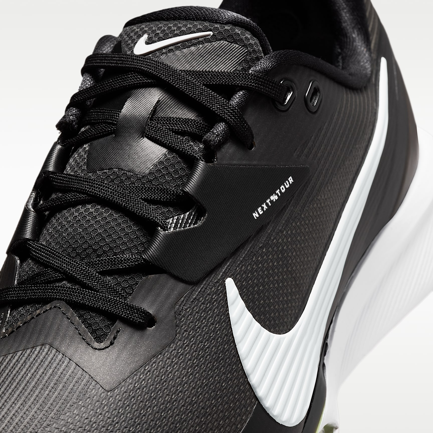 Nike NEXT% TOUR 3 Golfschuh – Schwarz/Light Smoke Grey/Weiß