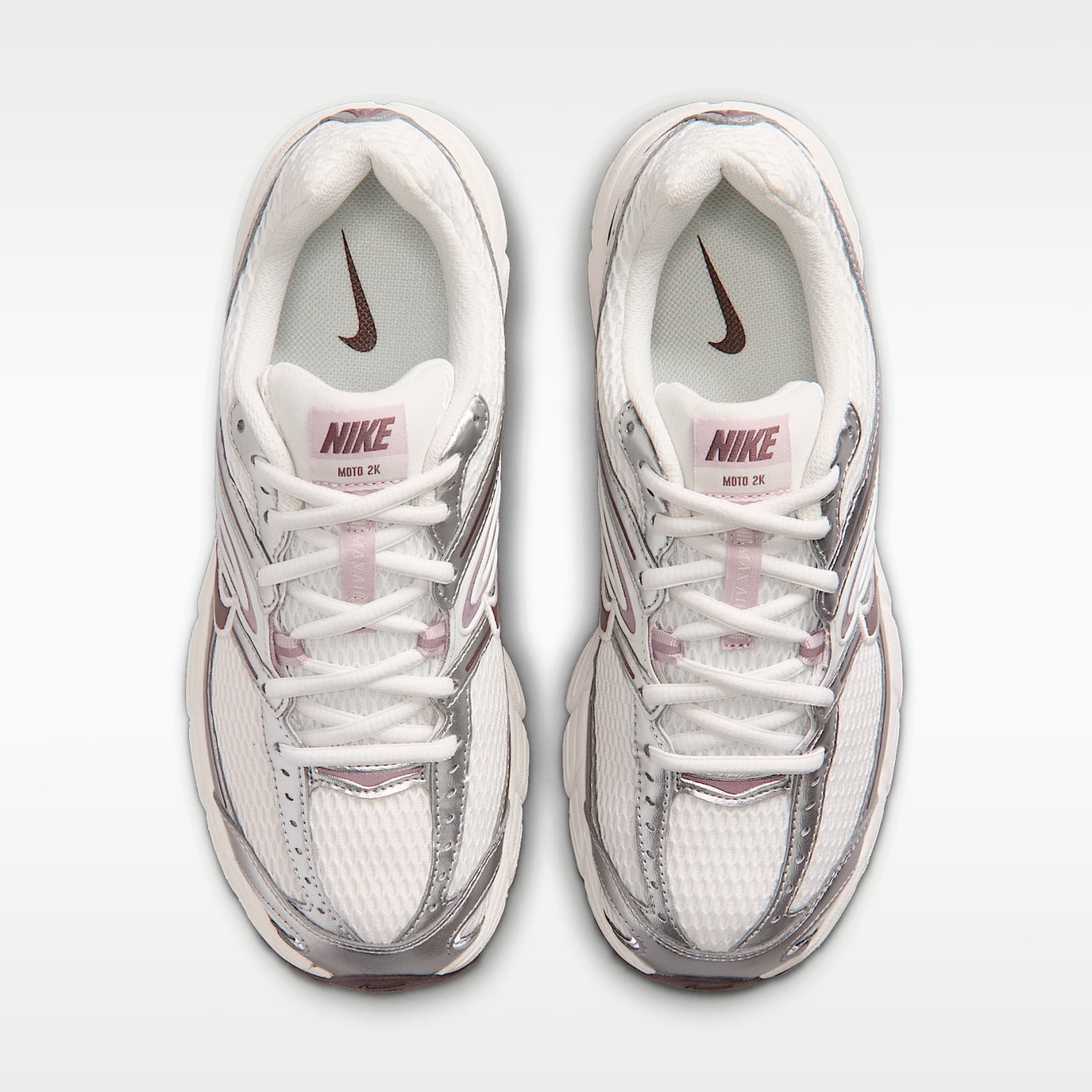 Nike Air Max Moto 2K Schuh (Damen) – Phantom/Metallic Silver/Particle Pink/Tattoo