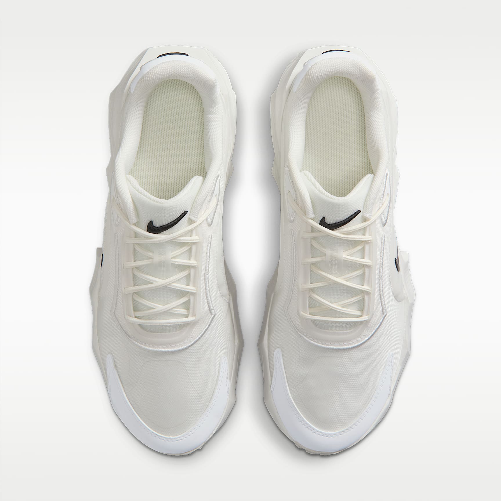 Nike Aura Edge Schuh (Damen) – Summit White/Summit White/Schwarz