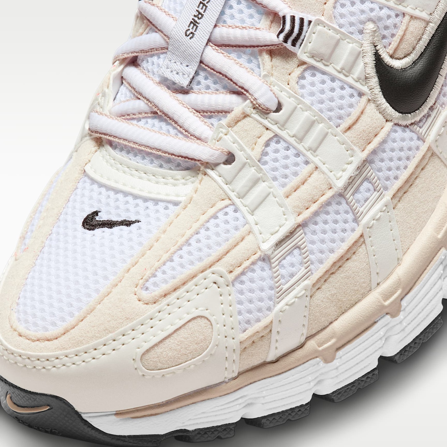 Nike P-6000 Damenschuh – Light Orewood Brown/Weiß/Metallic Summit White/Schwarz