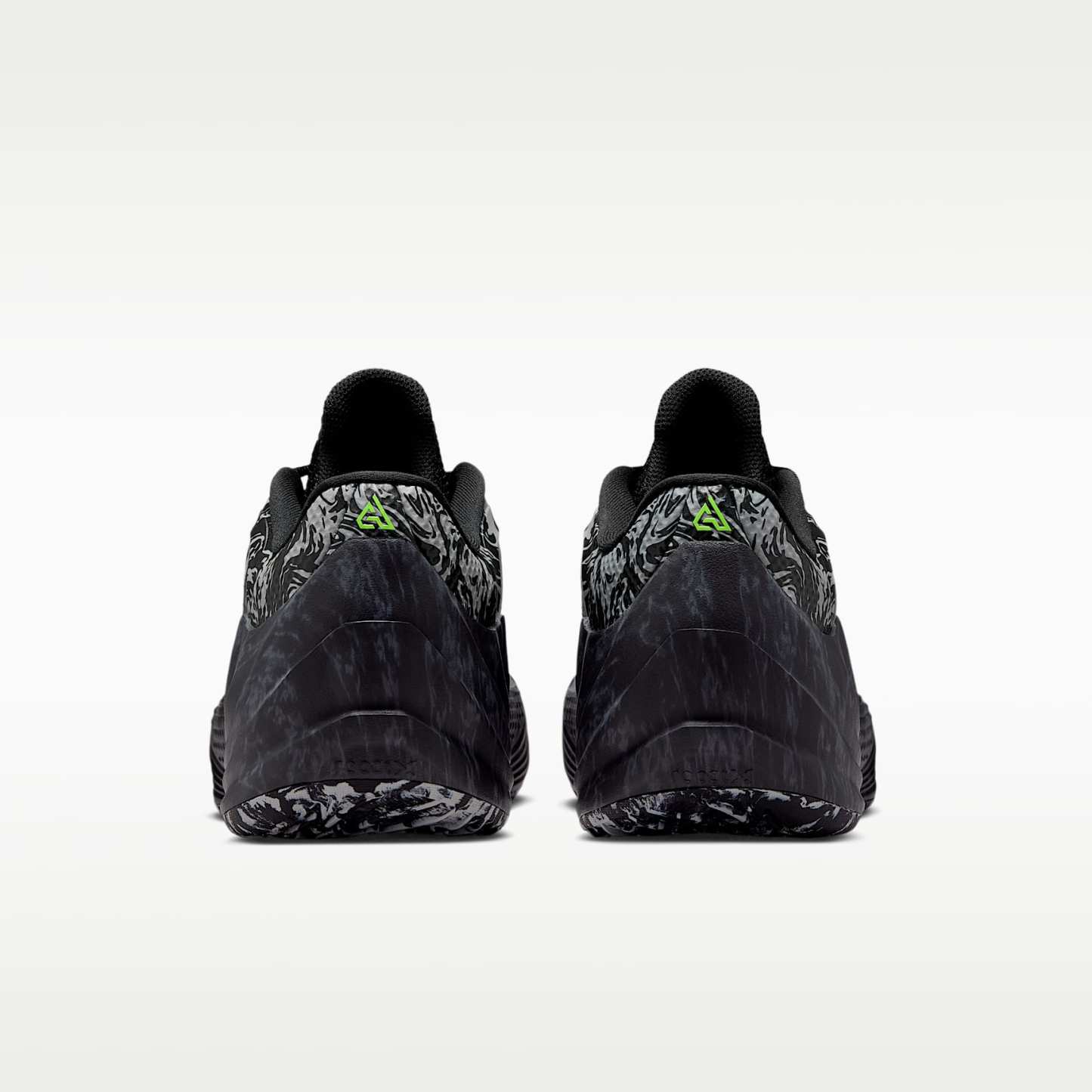 Giannis Freak 8 "Etched in Stone" Basketballschuh – Schwarz/Light Smoke Grey/Volt