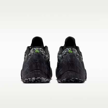 Giannis Freak 8 "Etched in Stone" Basketballschuh – Schwarz/Light Smoke Grey/Volt