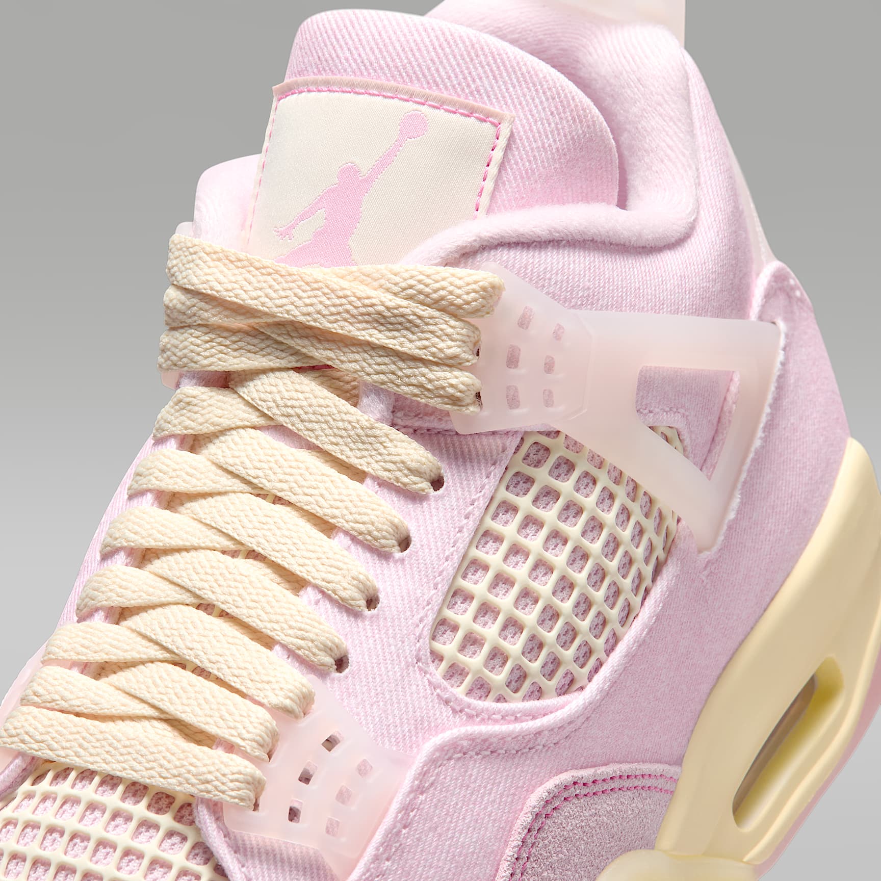 Air Jordan 4 Retro „Pearl Pink and Iced Carmine“ Schuh (Damen) – Pearl Pink/Coconut Milk/Muslin/Iced Carmine