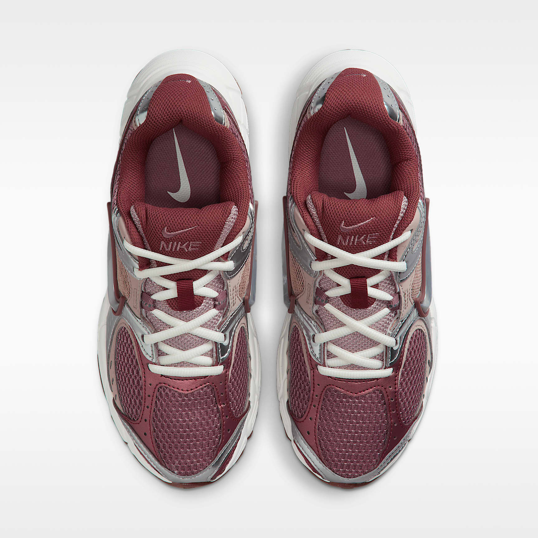 Nike V5 RNR Schuh mit reflektierenden Akzenten (Damen) – Smokey Mauve/Red Sepia/Malt/Metallic Silver
