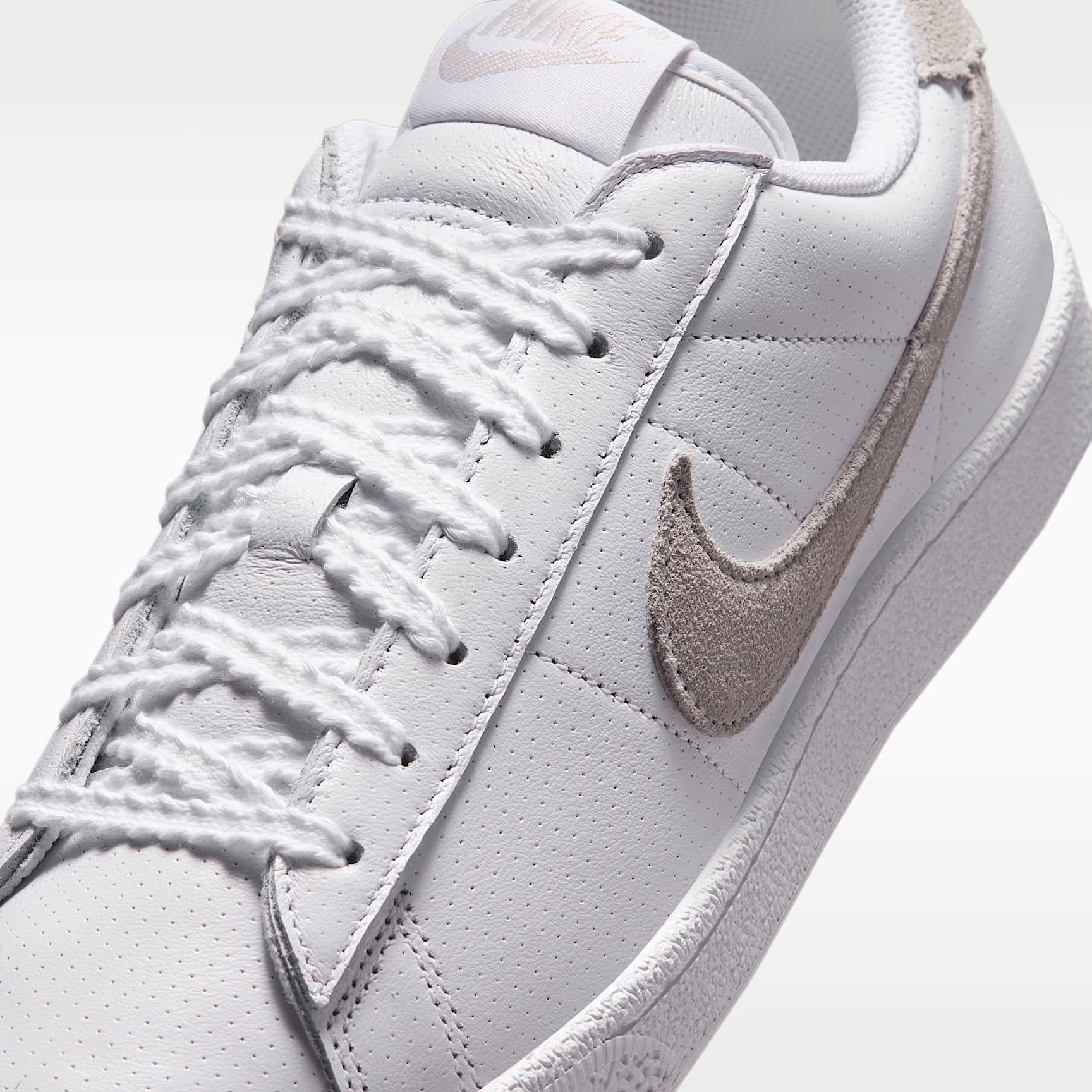 Nike Tennis Classic Damenschuh – Weiß/Summit White
