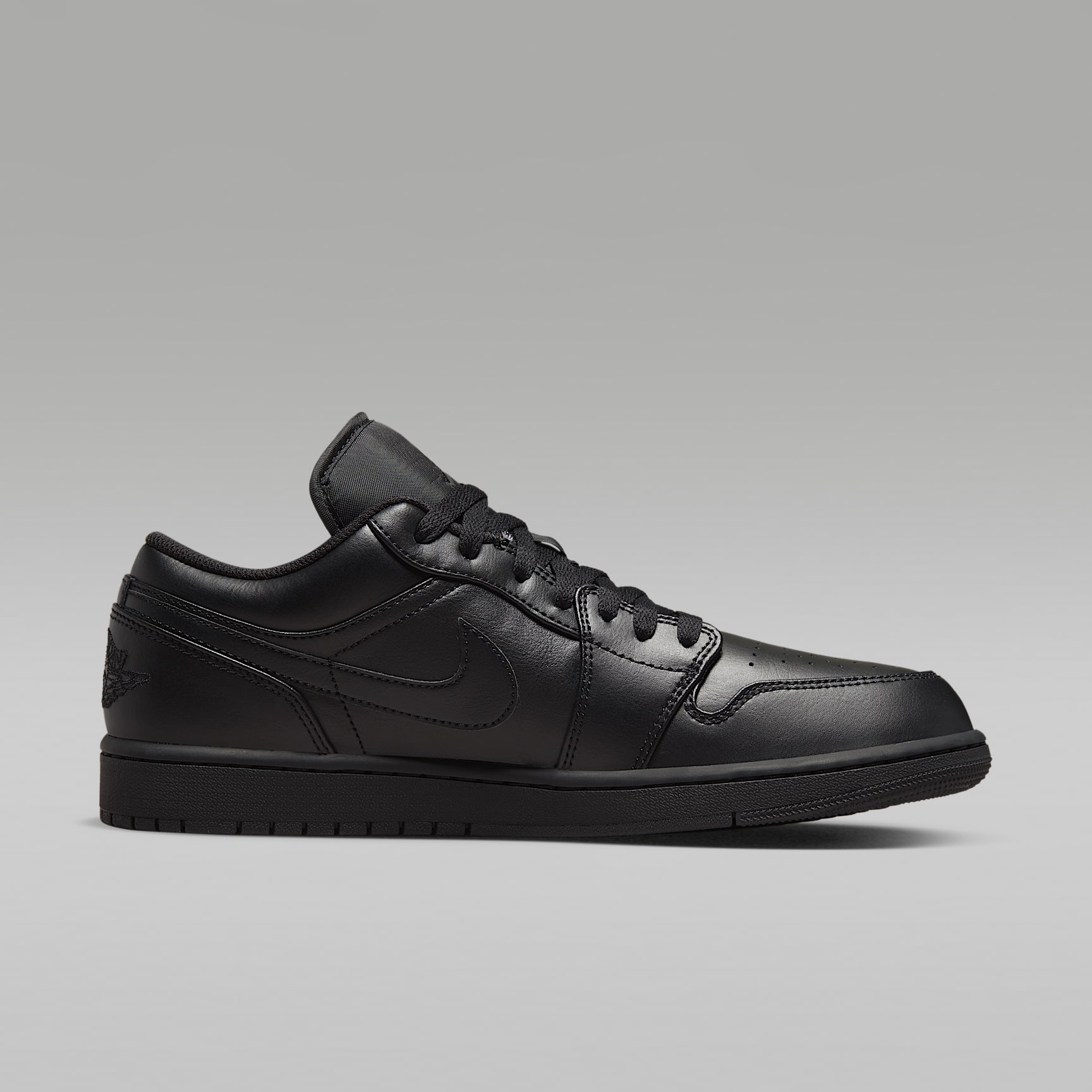 Air Jordan 1 Low Herrenschuh – Schwarz/Schwarz/Schwarz