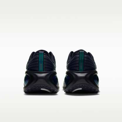 Nike Vomero Plus Straßenlaufschuh (Herren) – Gridiron/Schwarz/Team Black/Multi-Color
