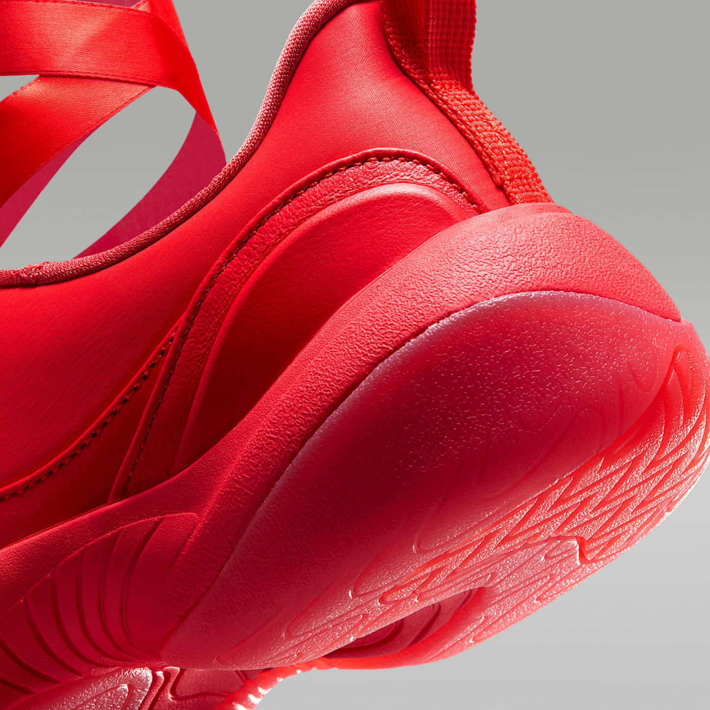 Jordan Pointe Schuh (Damen) – Chile Red/Deep Maroon/Pueblo Red