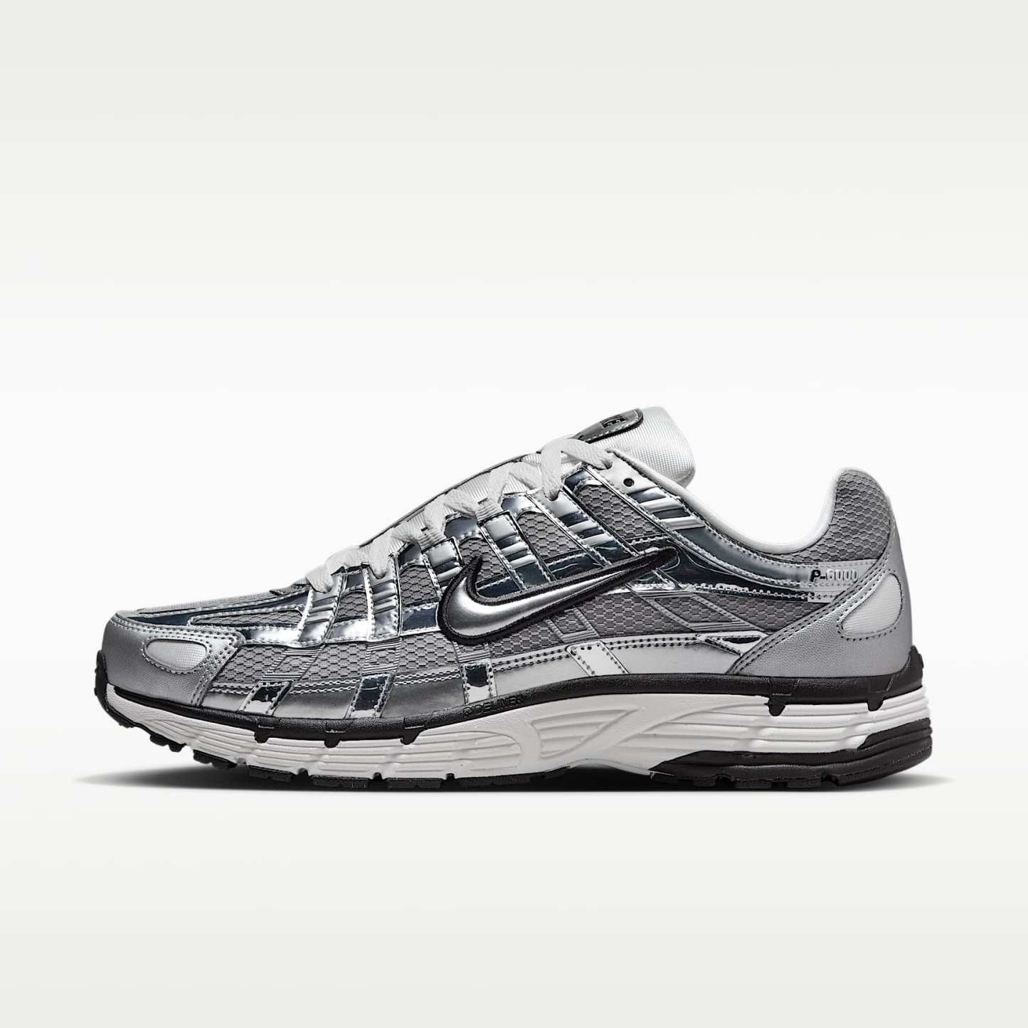 Nike P-6000 Schuh – Metallic Silver/Sail/Schwarz/Metallic Silver