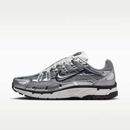 Nike P-6000 Schuh – Metallic Silver/Sail/Schwarz/Metallic Silver