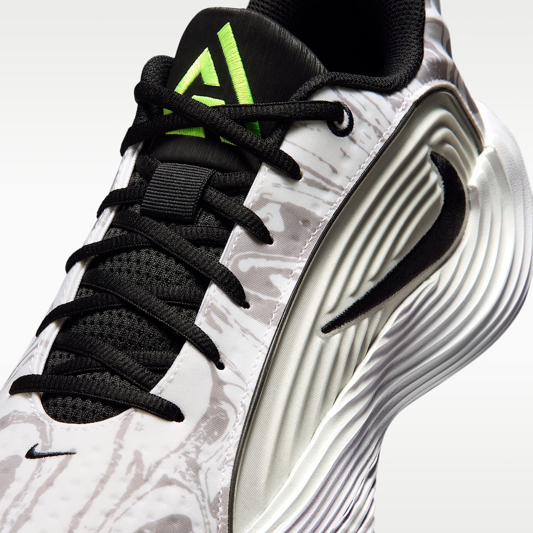Giannis Immortality 5 Basketballschuh – Weiß/Off White/Light Smoke Grey/Metallic Silver