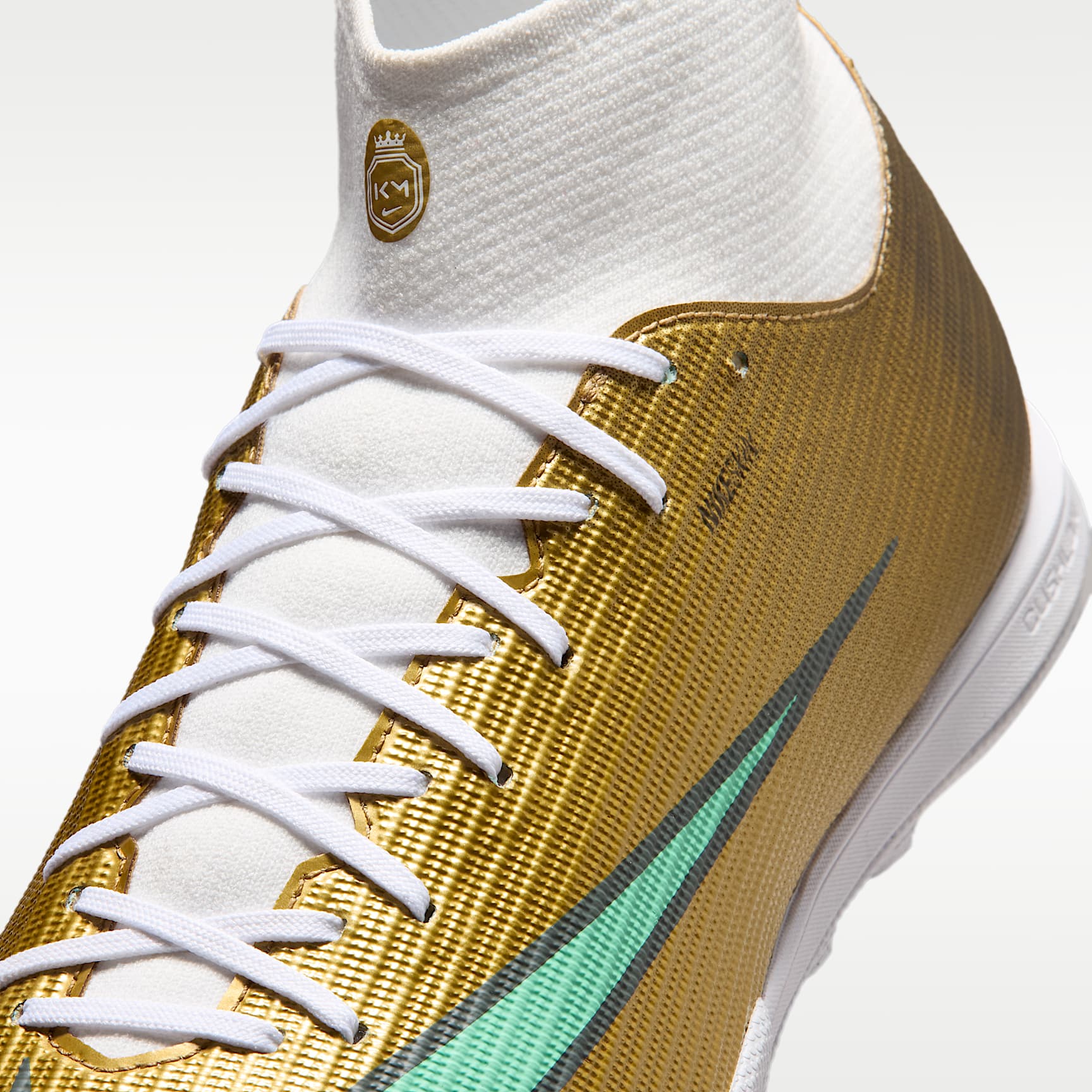 Nike Mercurial Superfly 11 Academy „Kylian Mbappé“ High-Top-Fußballschuh für Turf – Metallic Gold/Green Glow