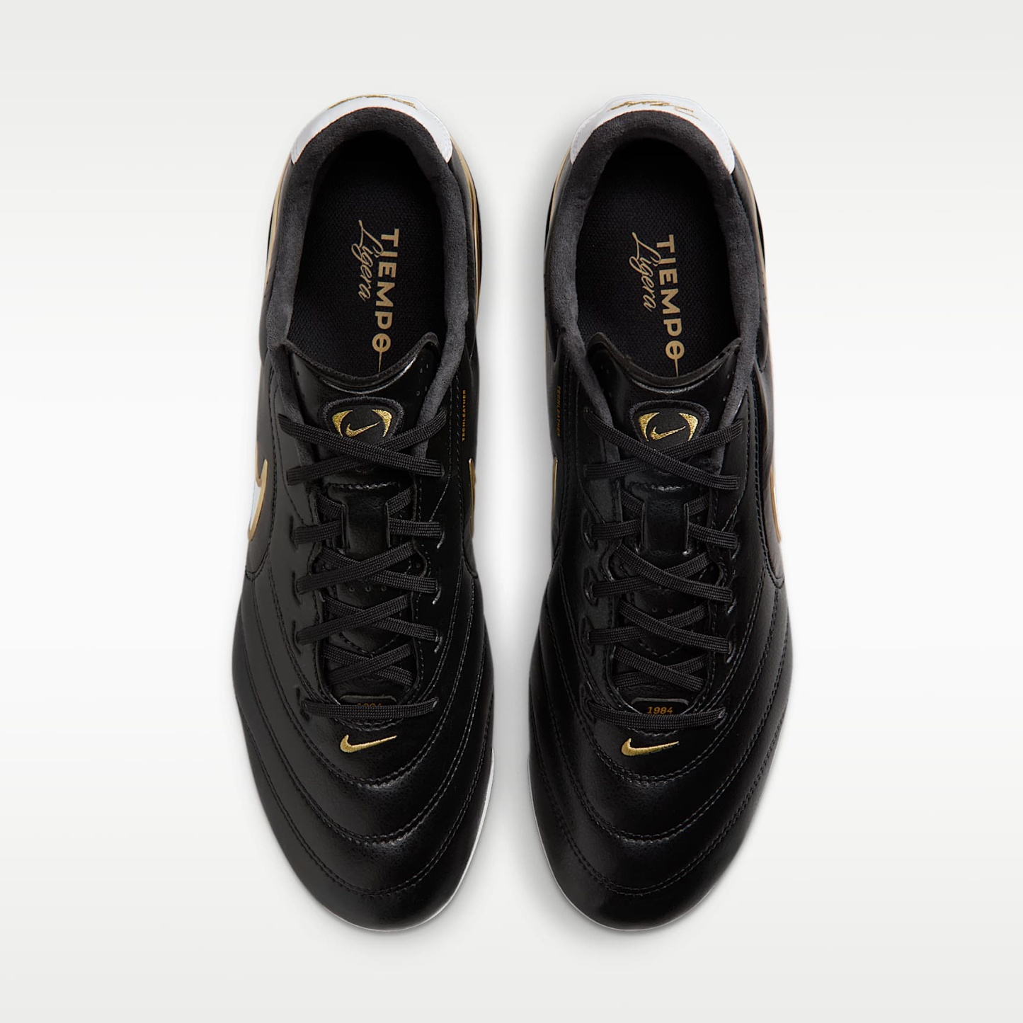Nike Tiempo Ligera Pro Low-Top-Fußballschuh für normalen Rasen – Schwarz/Weiß
