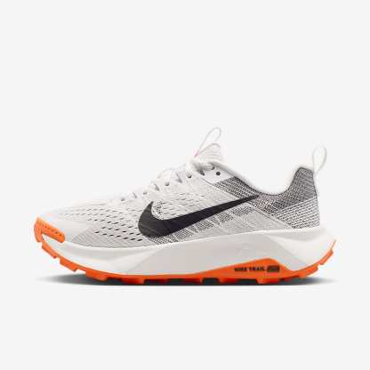Nike Wildhorse 10 Traillaufschuh (Damen) – Summit White/Safety Orange/Phantom/Schwarz