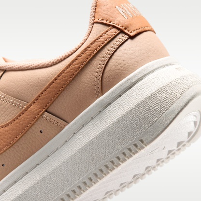Nike Court Vision Alta Schuh (Damen) – Shimmer/Sail/Light Cognac
