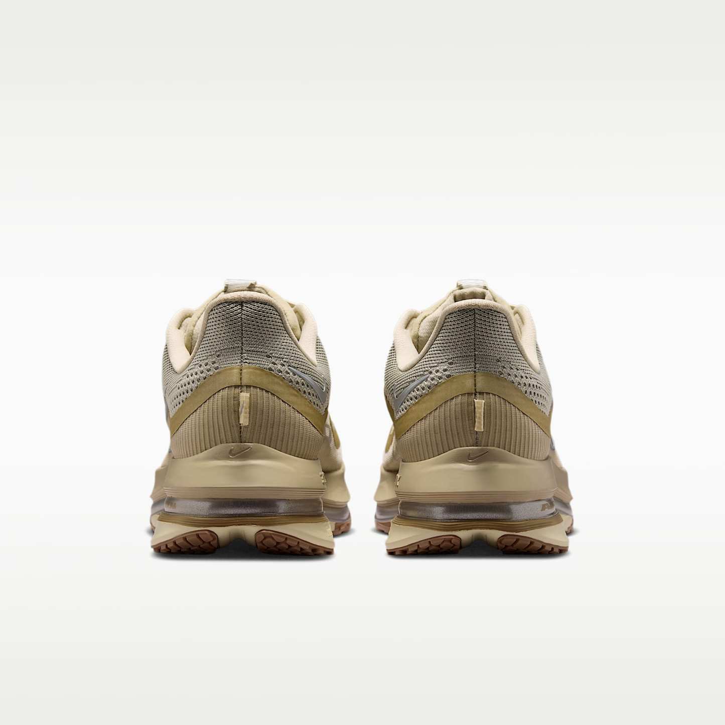 Nike Pegasus Premium Straßenlaufschuh (Herren) – Desert Khaki/Light Khaki/Filbert/Metallic Silver