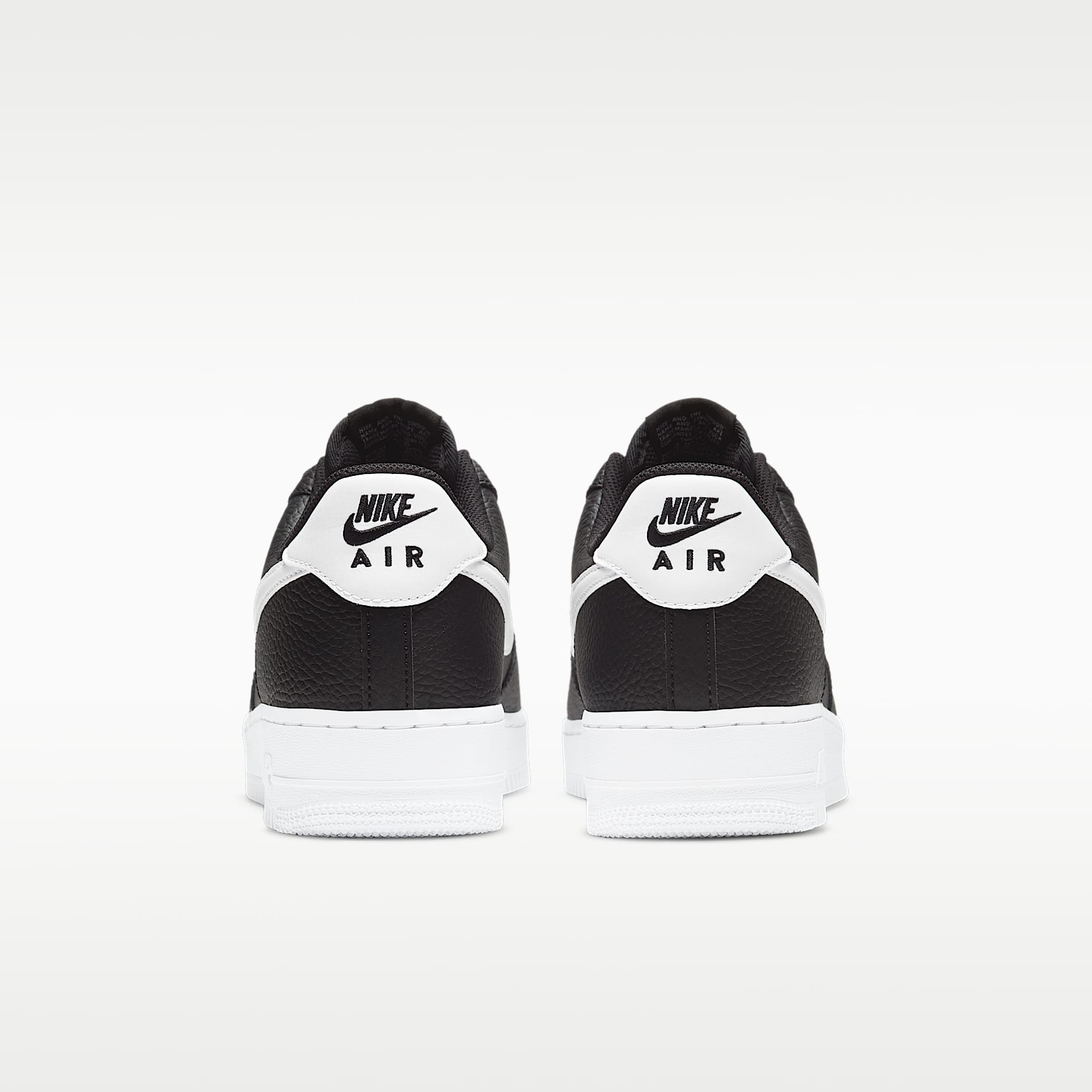 Nike Air Force 1 '07 Herrenschuh – Schwarz/Weiß
