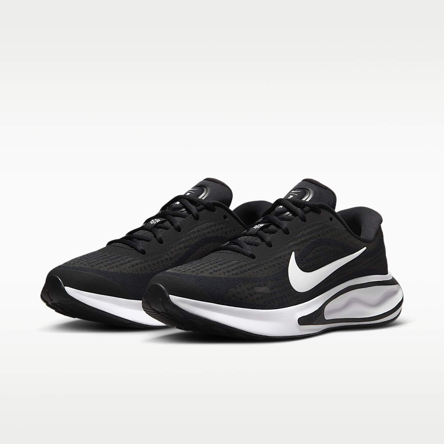 Nike Journey Run Straßenlaufschuh für Damen – Schwarz/Weiß