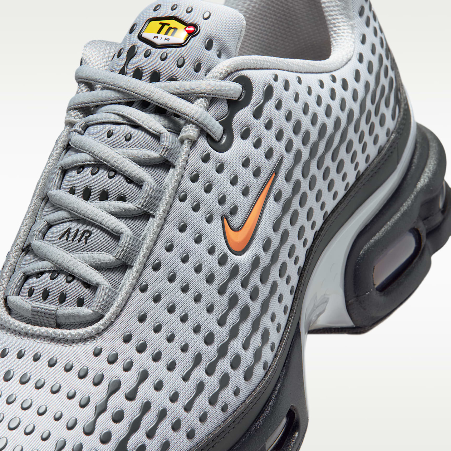 Nike Air Max Plus VII Schuh (Herren) – Light Smoke Grey/Dark Smoke Grey/Hot Curry