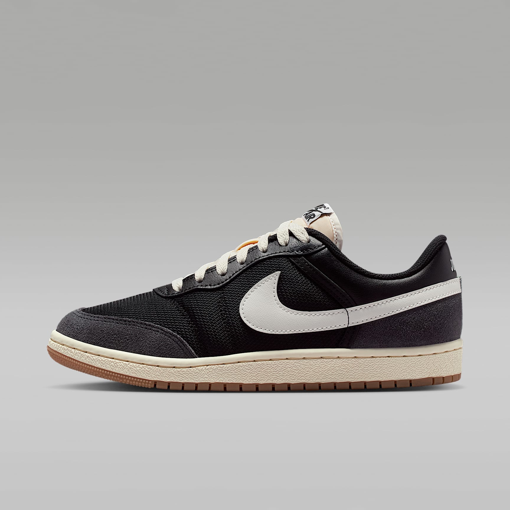 Air Jordan Skyline Low Damenschuh – Schwarz/Sail/Gum Medium Brown/Summit White
