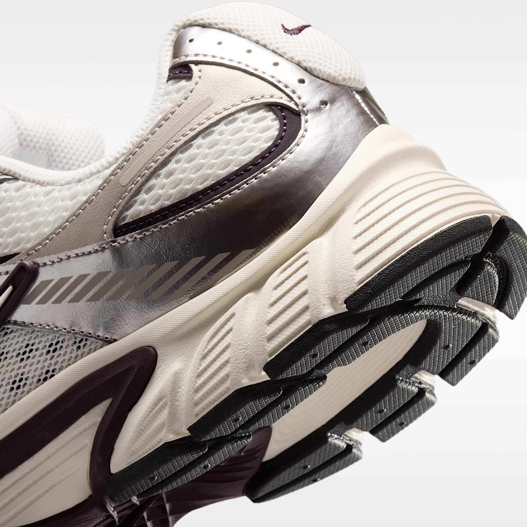 Nike V5 RNR Schuh (Herren) – Phantom/Moon Particle/Burgundy Ash/Phantom